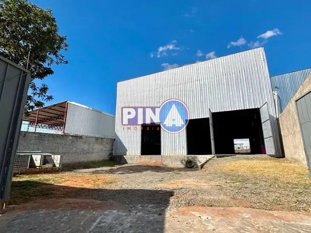 Galpão / Barracão com 1500m², para alugar, no bairro Setor Araguaia Acréscimo em Aparecida de Goiânia