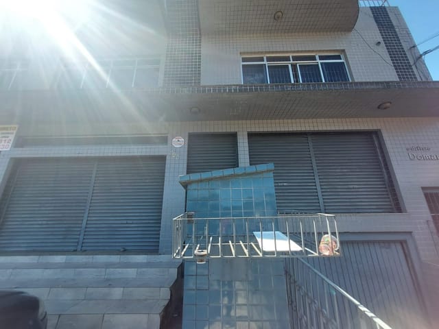 Galpão / Barracão para locação, 245 m², 3 vagas rotativas, 2 banheiros, Centro.