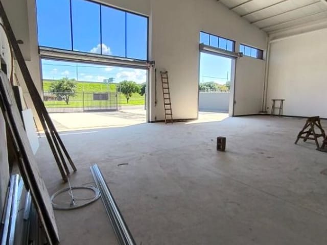 Foto do Galpão / Barracão - Galpão para alugar, 1000 m² por R$ 25.000,00/mês - Jardim Maracanã - Uberaba/MG | ZUCATO IMOBILIARIA LTDA