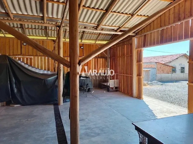 Galpão / Barracão com 500m², para alugar, no bairro Margem Esquerda em Ilhota