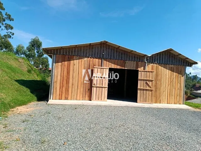 Galpão / Barracão com 500m², para alugar, no bairro Margem Esquerda em Ilhota