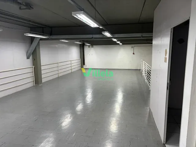 Galpão / Barracão com 500m², para alugar, no bairro Vila Zeferina em Itaquaquecetuba