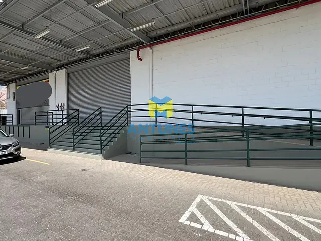 Galpão / Barracão com 1090m², para alugar, no bairro Prazeres em Jaboatão dos Guararapes
