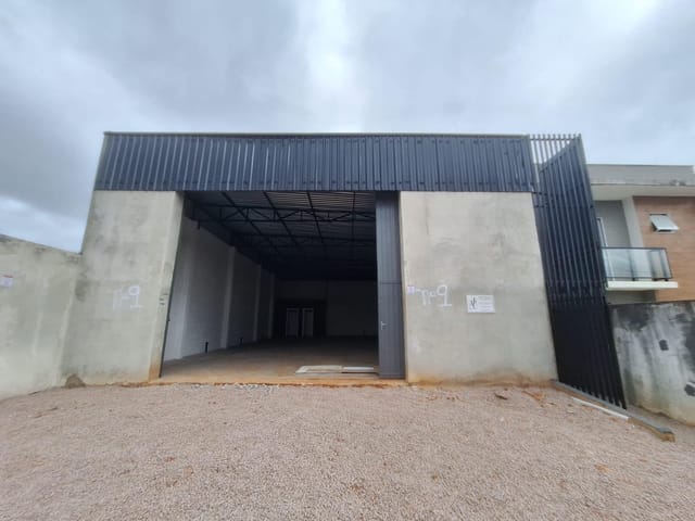 Galpão / Barracão para locação, Pé-direito alto, 2 banheiros, Jardim Veneza, Cará-Cará.