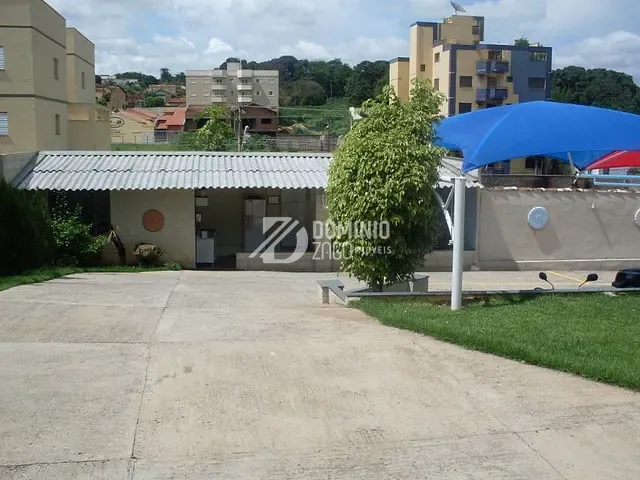 Galpão / Barracão com 1000m², para alugar, no bairro Vila Frei Eugênio em Uberaba