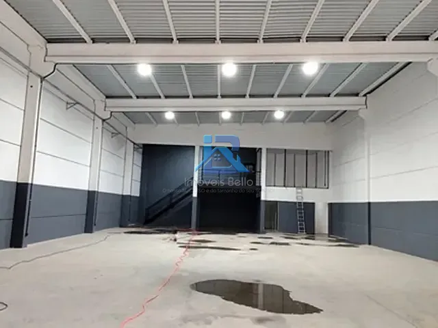 Galpão / Barracão com 650m², para alugar, no bairro Jardim Galetto em Itatiba