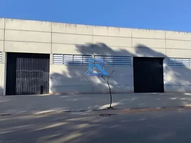 Galpão / Barracão com 650m², para alugar, no bairro Jardim Galetto em Itatiba