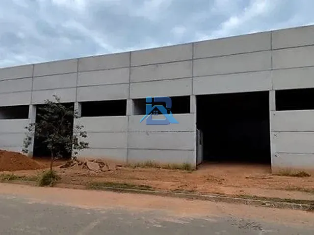 Galpão / Barracão com 650m², para alugar, no bairro Jardim Galetto em Itatiba