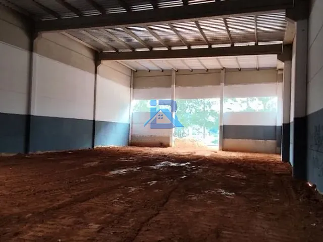Galpão / Barracão com 650m², para alugar, no bairro Jardim Galetto em Itatiba
