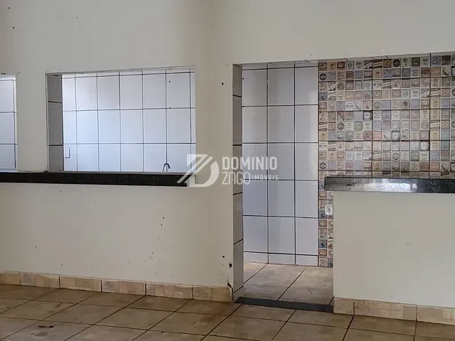 Galpão / Barracão com 114m², para alugar, no bairro Nossa Senhora da Abadia em Uberaba