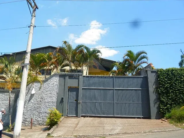Galpão / Barracão com 1950m², à venda, no bairro Chácaras Nova Suzano em Suzano