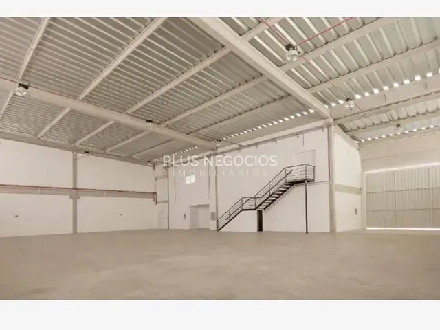 Galpão / Barracão com 840m², para alugar, no bairro Iporanga em Sorocaba