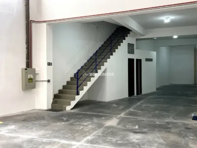 Galpão / Barracão à venda, no bairro Jardim Rosana em Ferraz de Vasconcelos