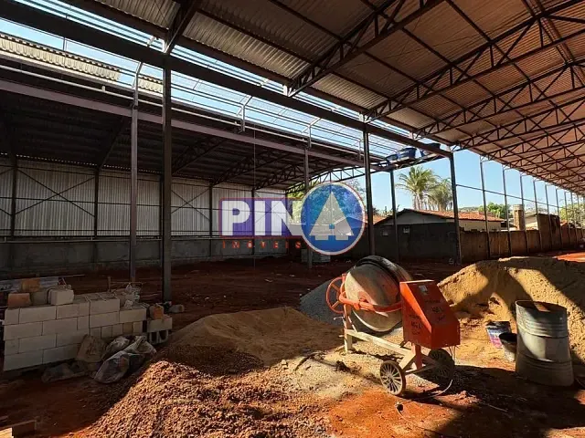 Galpão / Barracão para alugar, no bairro Jardim Petrópolis em Goiânia