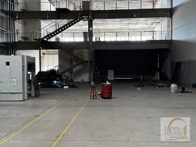 Galpão / Barracão com 2000m², à venda ou para alugar, no bairro Chácaras Maringá em Atibaia
