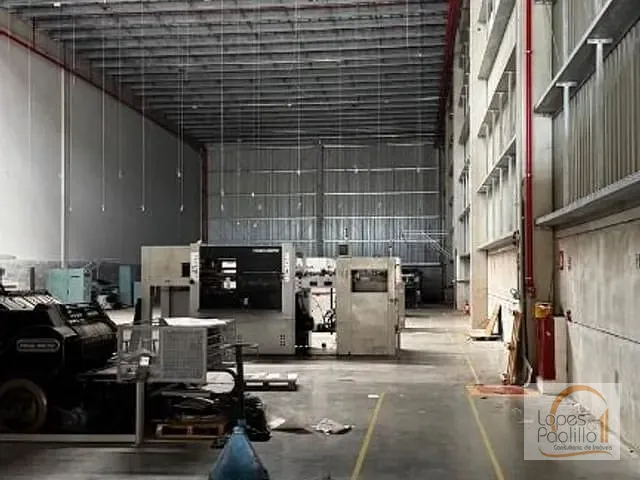 Galpão / Barracão com 2000m², à venda ou para alugar, no bairro Chácaras Maringá em Atibaia