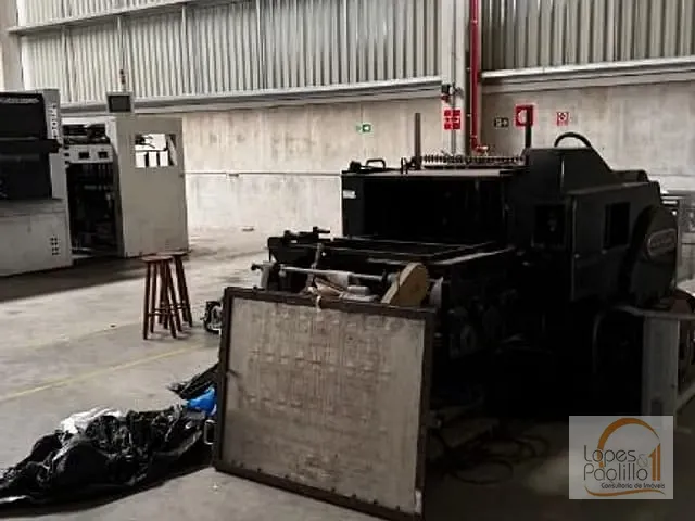 Galpão / Barracão com 2000m², à venda ou para alugar, no bairro Chácaras Maringá em Atibaia