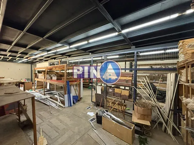 Galpão / Barracão com 450m², à venda, no bairro Jardim Helvécia em Aparecida de Goiânia