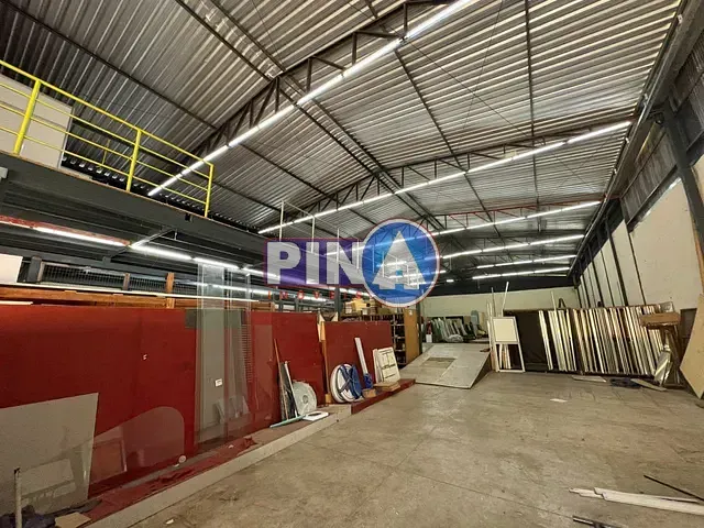 Galpão / Barracão com 450m², à venda, no bairro Jardim Helvécia em Aparecida de Goiânia