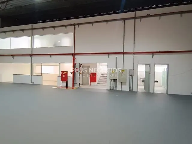 Galpão / Barracão com 1415m², para alugar, no bairro Éden em Sorocaba
