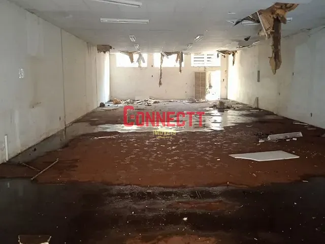 Galpão / Barracão com 282m², à venda ou para alugar, no bairro Centro em Ribeirão Preto