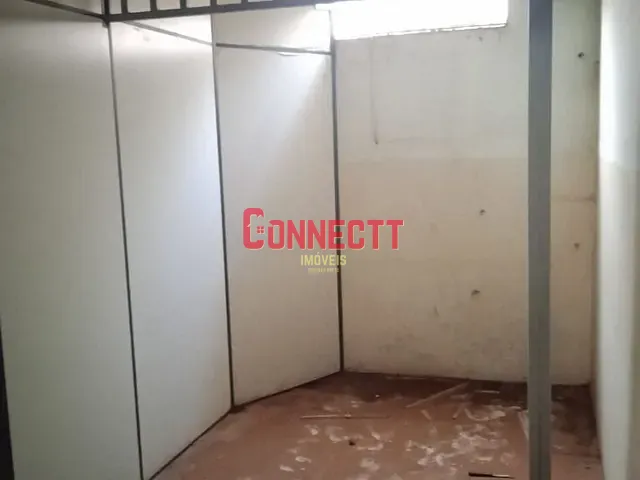 Galpão / Barracão com 293m², à venda ou para alugar, no bairro Centro em Ribeirão Preto