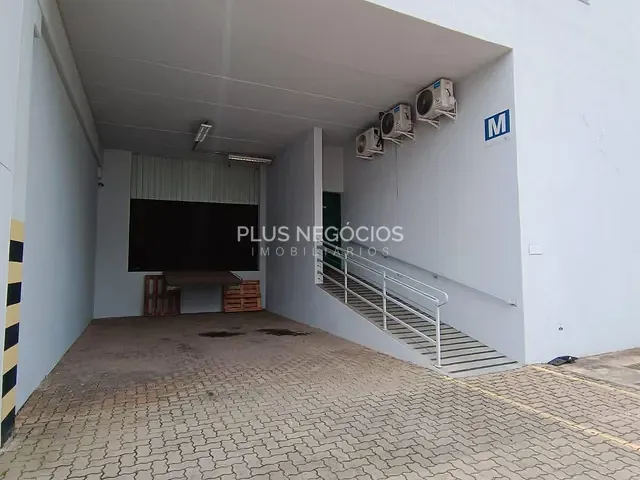 Galpão / Barracão com 1043m², para alugar, no bairro Éden em Sorocaba