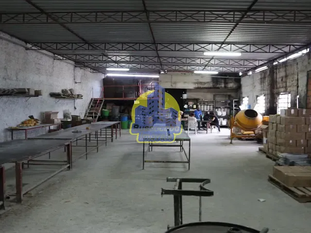 Galpão / Barracão com 1050m², para alugar, no bairro Jardim Alvorada em Jandira
