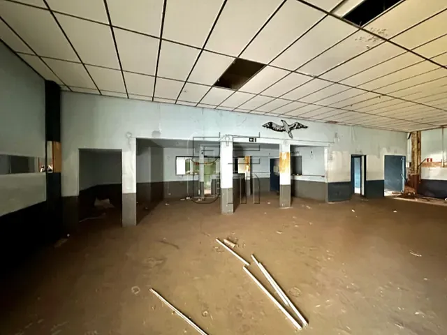 Galpão / Barracão com 1211m², para alugar, no bairro Vitória em Londrina