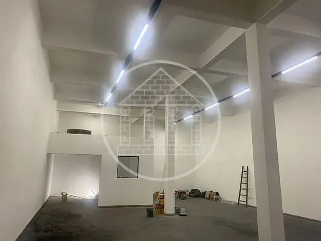 Galpão / Barracão com 350m², para alugar, no bairro Jardim Novo Horizonte em São Paulo