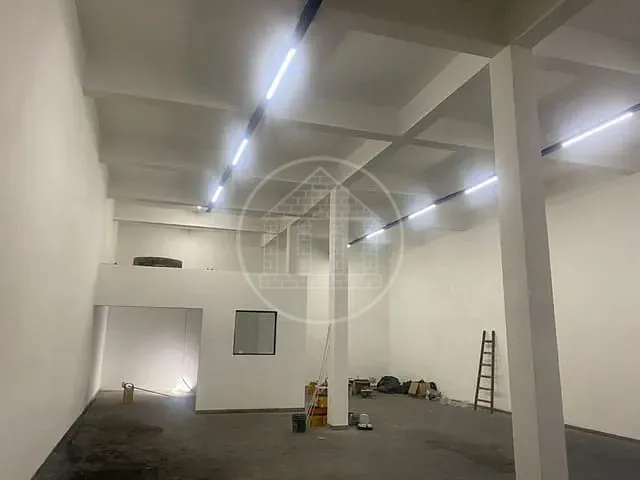 Galpão / Barracão com 350m², para alugar, no bairro Jardim Novo Horizonte em São Paulo