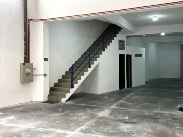 Galpão / Barracão à venda ou para alugar, no bairro Jardim Vila Galvão em Guarulhos
