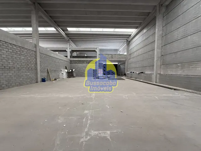 Galpão / Barracão com 595m², para alugar, no bairro Jardim Passárgada I em Cotia