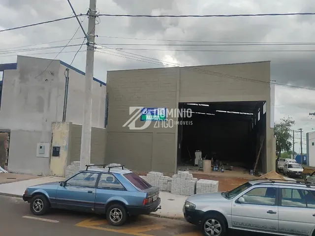 Galpão / Barracão com 360m², para alugar, no bairro Parque das Américas em Uberaba