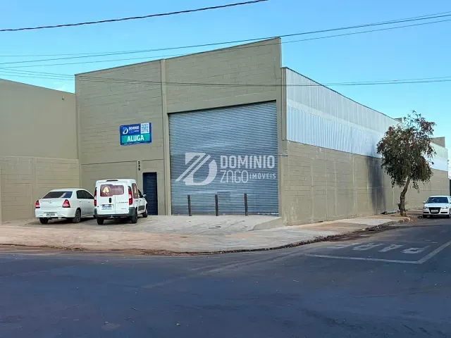 Galpão / Barracão com 360m², para alugar, no bairro Parque das Américas em Uberaba