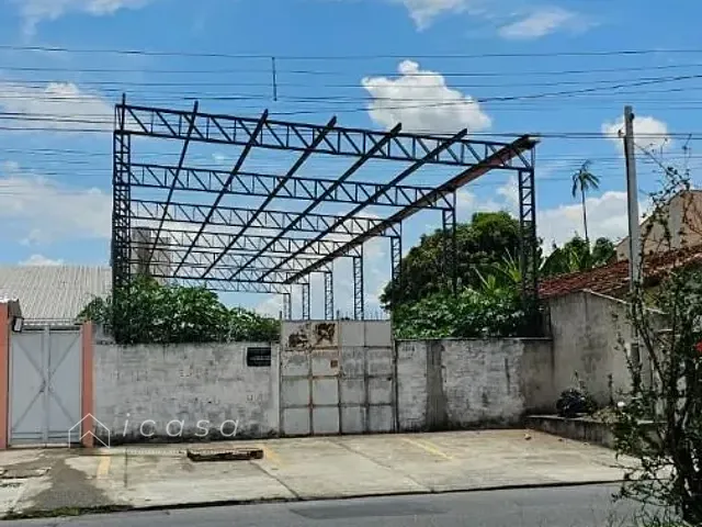 Galpão / Barracão com 450m², à venda, no bairro Parque Santo Antônio em Taubaté