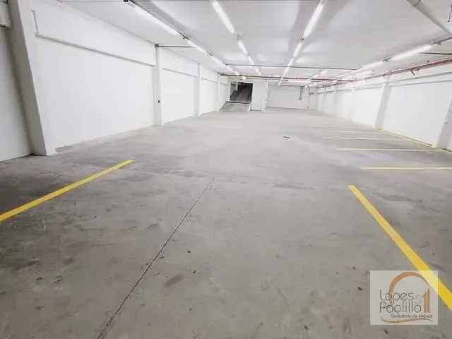 Galpão / Barracão com 720m², para alugar, no bairro Centro em Atibaia