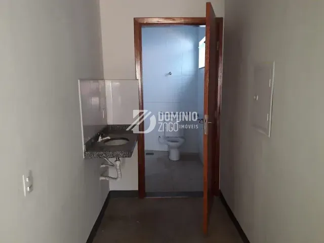 Galpão / Barracão para alugar, no bairro Jardim Esplanada em Uberaba