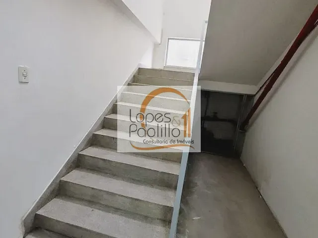 Galpão / Barracão com 720m², para alugar, no bairro Centro em Atibaia