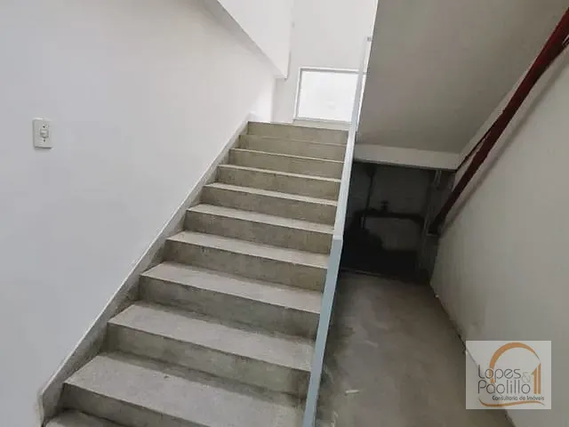 Galpão / Barracão com 720m², para alugar, no bairro Centro em Atibaia