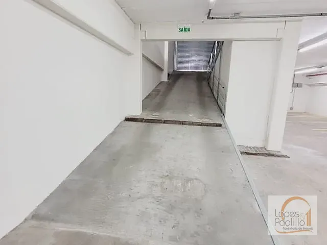 Galpão / Barracão com 720m², para alugar, no bairro Centro em Atibaia