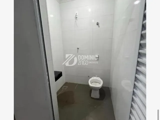 Galpão / Barracão com 615m², para alugar, no bairro Vila São Cristóvão em Uberaba