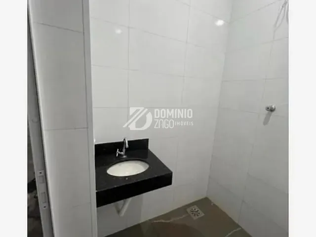 Galpão / Barracão com 615m², para alugar, no bairro Vila São Cristóvão em Uberaba