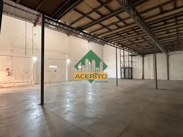 Galpão / Barracão com 640m², para alugar, no bairro Vila Carvalho em Araçatuba