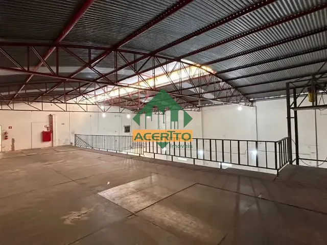 Galpão / Barracão com 640m², para alugar, no bairro Vila Carvalho em Araçatuba
