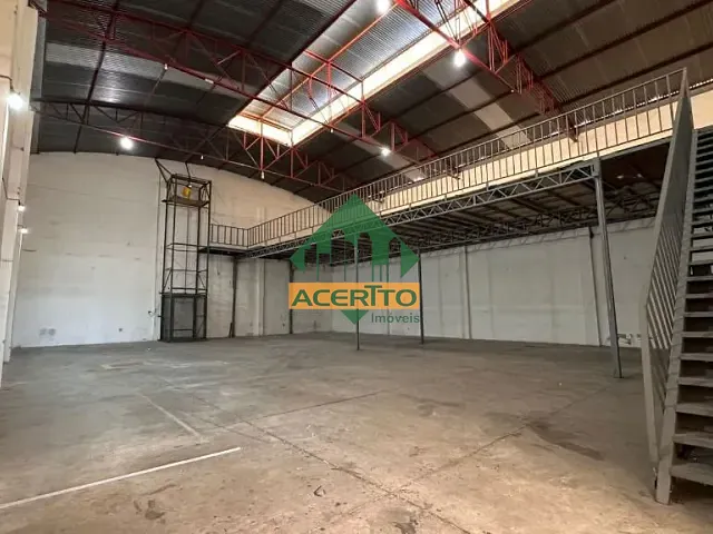 Galpão / Barracão com 640m², para alugar, no bairro Vila Carvalho em Araçatuba