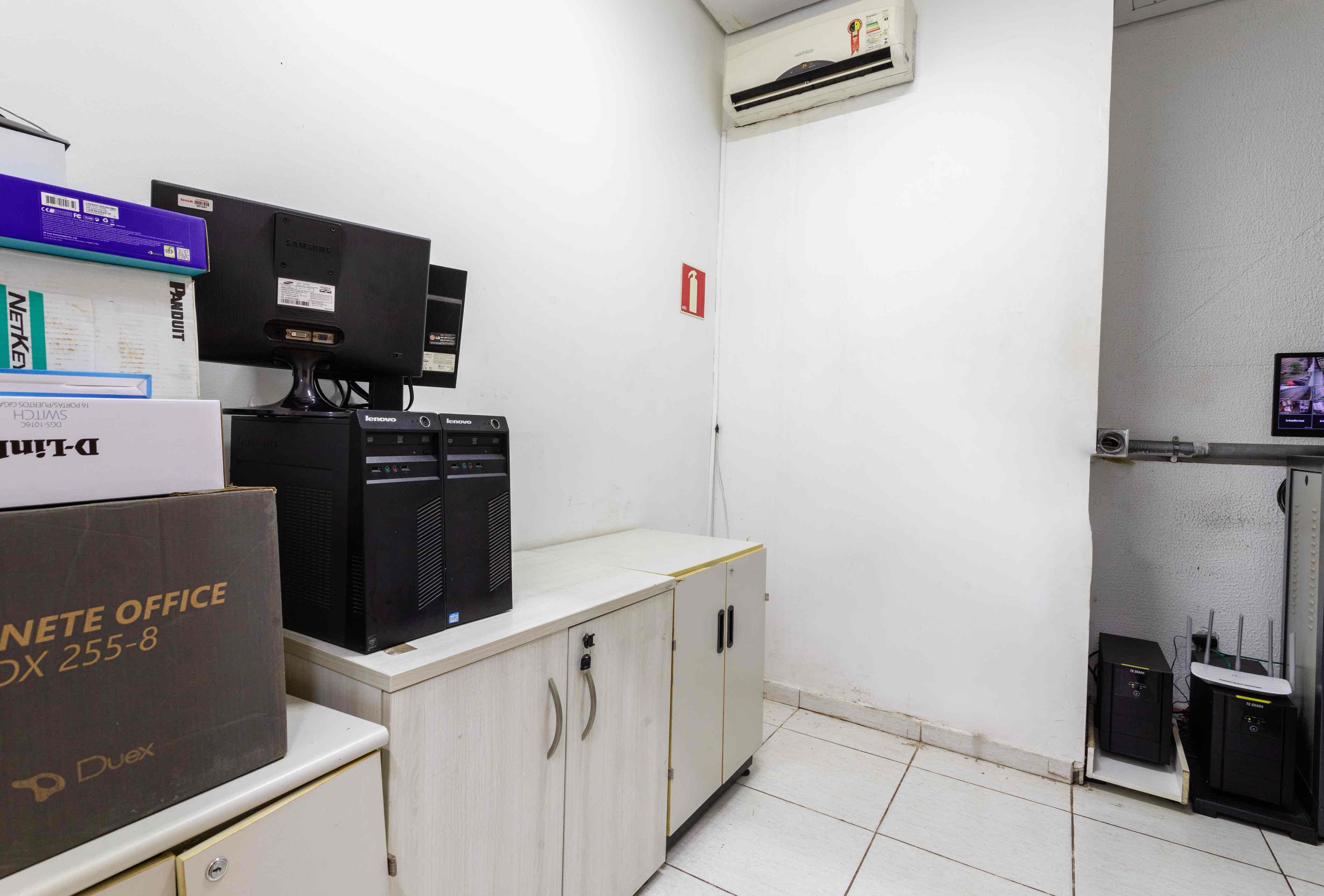 Depósito-Galpão-Armazém à venda, 876m² - Foto 43