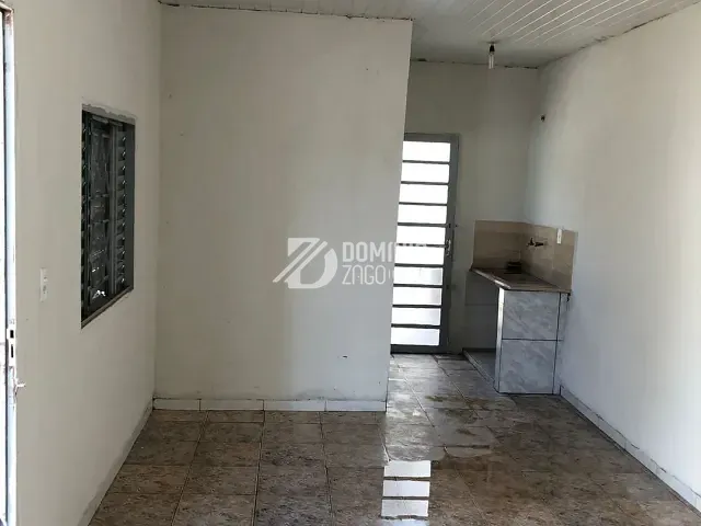 Galpão / Barracão com 294m², para alugar, no bairro Recreio dos Bandeirantes em Uberaba