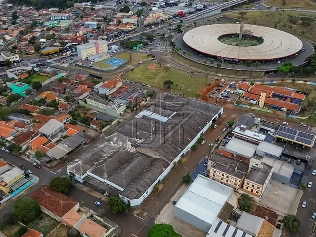 Galpão / Barracão com 7133m², à venda, no bairro Centro em Londrina