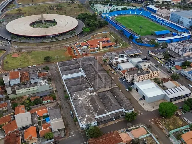 Galpão / Barracão com 7133m², à venda, no bairro Centro em Londrina